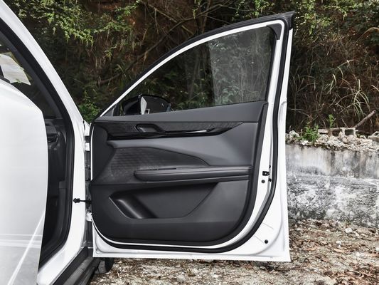 Changan Uni-V 1,5 t 5 Sitz Sedan Uni V Benzinwagen 1430mm 4720mm x 1838mm x 1430mm 1838mm