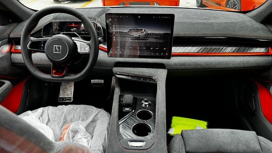 Hatchback Zeekr 001 You Edition 100 Kwh Orange Farbe mit Z-Sport 2024 produziert