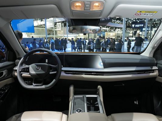 Uni-V Benzinwagen 5 Sitzplätze Individuelle Anfrage Changan Uni-V 1.5t Benzinwagen Limousine