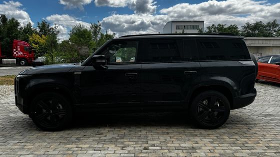 Polar Stone 01 Modell 2023 6 Sitz Version AWD mit schwarzer Außenfarbe