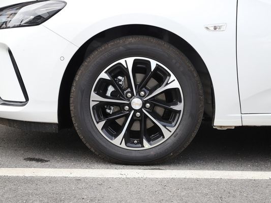 2024 1.3t Mild Hybrid Edition Auto mit barometrischem Bremssystem und schwarzer Außenfarbe