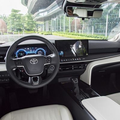 2024 Toyota Camry Doppelmotor 2.5hg Flaggschiff Hybridfahrzeug Linkslenkung Geschlossene Karosserie