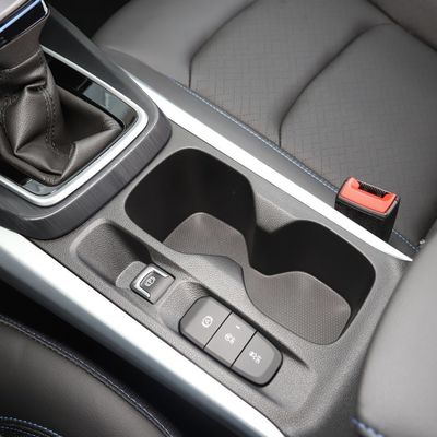 Limousine 2024 Monza 1,3 t Leichthybrid Automatik Benzinfahrzeug Linkslenkung für Limousine