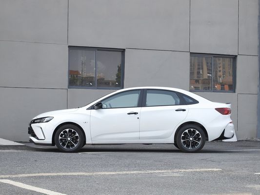 2024 1.3t Mild Hybrid Edition geschlossener Karosserietype Benzin-Elektro-Dashing-Auto im Design