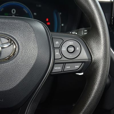 Toyota Corolla Cross 2.0L Intelligente Elektro-Elite-Edition mit zwei Motoren