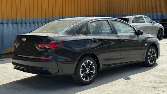 2024 Neueste Chevrolet Monza 1.3t Hybrid Limousine in Schwarz Außenfarbe 4656*1798*1465mm