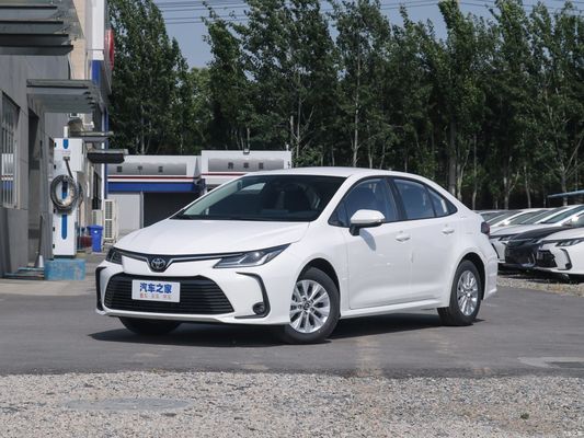 Fordern Sie eine Toyota Corolla Tnga CVT Pioneer Edition Limousine mit Anpassung