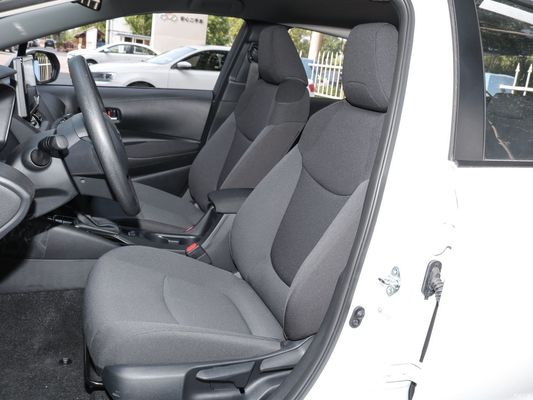 Fordern Sie eine Toyota Corolla Tnga CVT Pioneer Edition Limousine mit Anpassung
