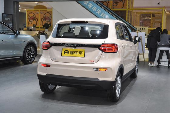 Geschlossene Karosserie und Sitze für 5 2022 Leapmotor T03 Amber Edition