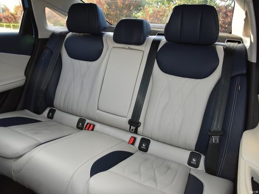 Chery Arrizo 8 DCT Benzinwagen für Ihr Geschäft 5 Sitzplätze 4780*1843*1469 Abmessungen
