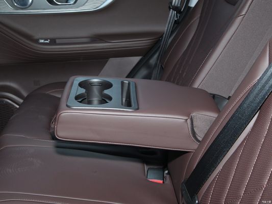 Chery Tiggo 8 PRO SUV 2WD mit Benzinbrennstoff und EPB Bremssystem im besten Fall