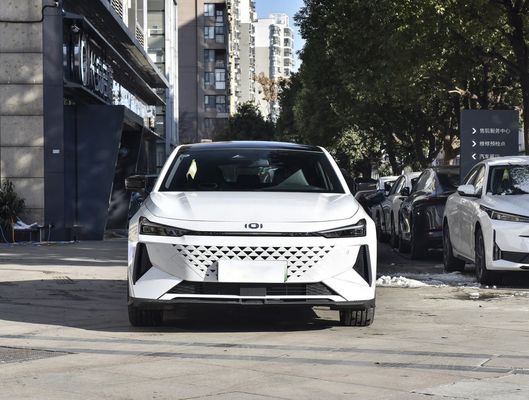 Changan Qi Yuan A06 mit weißer Außenfarbe und hydraulischem Bremssystem