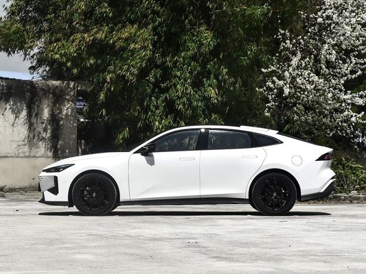 Automatisches Getriebe Changan Uni-V 1,5 t 5 Sitz Limousine Uni V mit 205 Km/h Höchstgeschwindigkeit