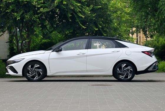 2023 Hyundai Elantra 1.5L CVT Limousine Linkslenkung und McPherson Unabhängige Aufhängung