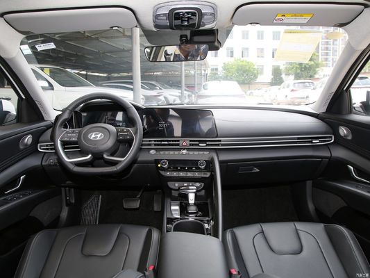 Hyundai Elantra 2023 1.5L CVT Lux Edition Benzinfahrzeug mit Hubraum 1000-1600CC