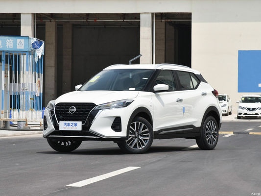 Benzinbetriebener 2023 Nissan Kicks SUV mit automatischem Getriebe und modischem Design