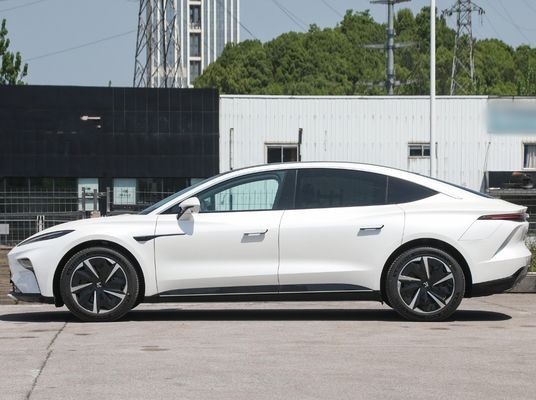 5 Sitzplätze Langstrecken-Elektrofahrzeug Auto Rising Auto F7 2023 mit ternärer Lithiumbatterie