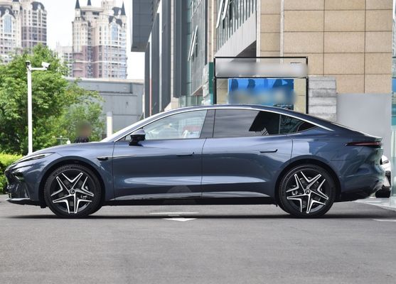 Rising Auto F7 2023 Long-Life PRO Version Auto mit geschlossenem Karosserie-Typ und Flüssigkeitskühlung