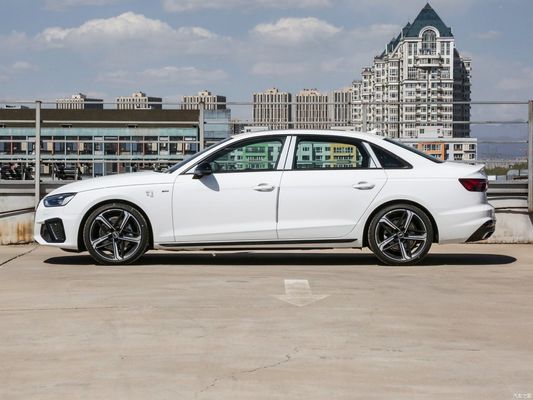 58-Liter-Öltank Höchstgeschwindigkeit 230km/h Audi A4l 2023 40tfsi Quattro Luxury Dynamic Version