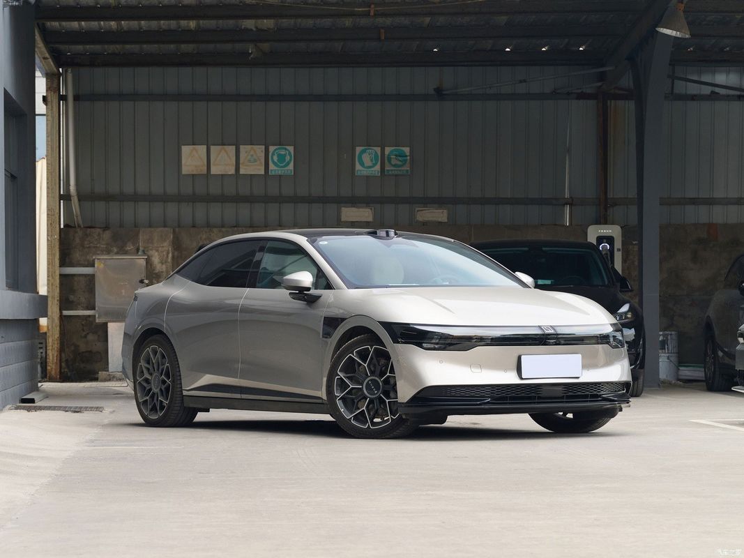 Pure Electric 2024 Car Zeekr007 Limousine 4WD 75kwh 100wkwh Batterie Höchstgeschwindigkeit 210 Km/h EV