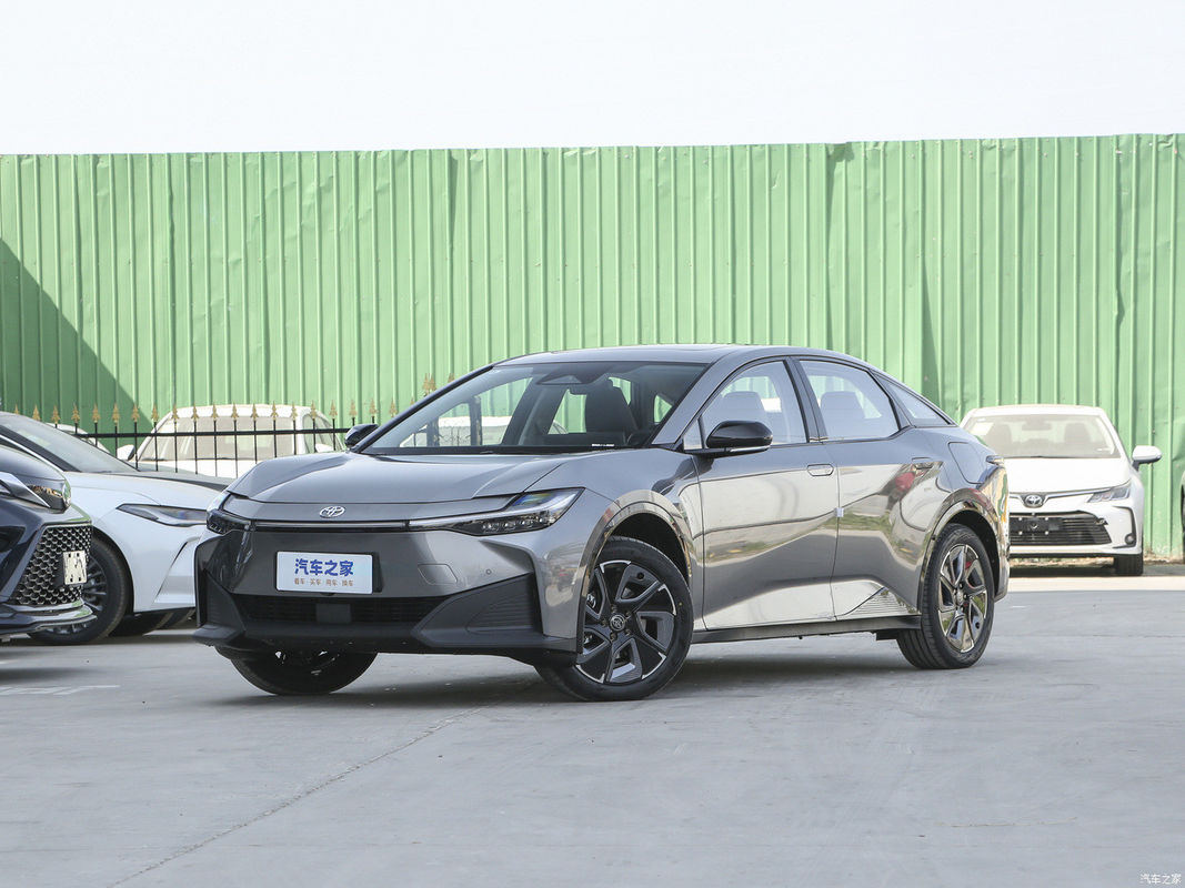 Limousine Toyota Bz3 2023 616km Langstreckenfahrzeug PRO Elektrofahrzeug Linkslenker