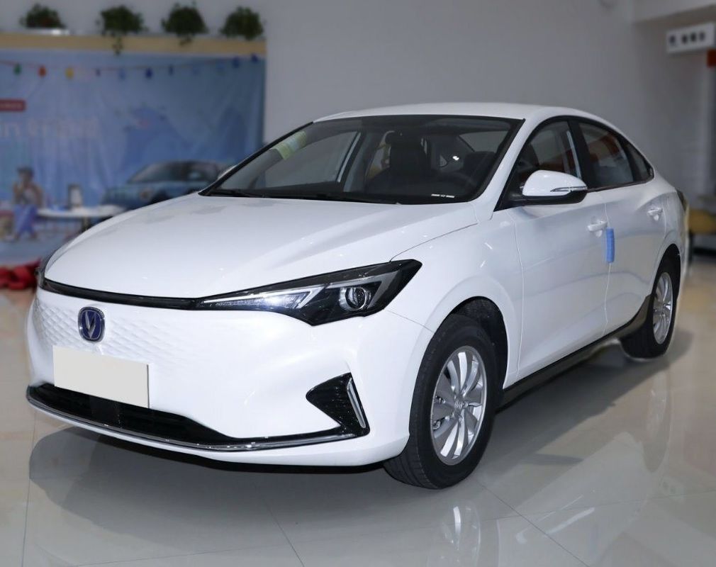 Linkslenkende Limousine Changan Eado Elektroauto EV460 Limousine für Leistung